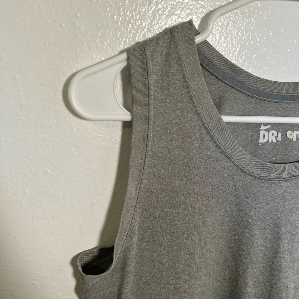 Nike Women's Dri-Fit Tank Top Heather Gray Crewneck Sleeveless Athletic
